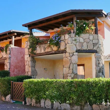 Isa-apartments With Air Conditioning And Outdoor Private Space In With Swimming-pool In Palau, Only 150 Meters From The Sea 4*