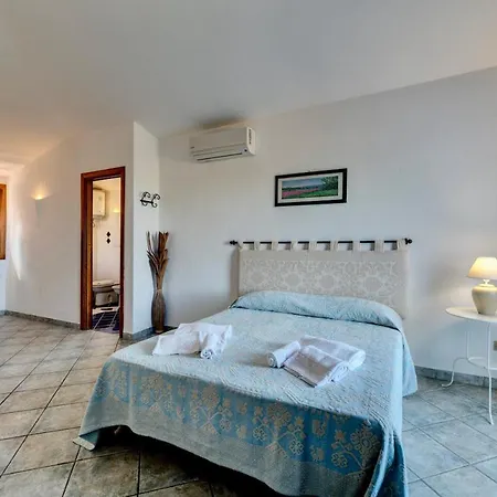 Isa-apartments With Air Conditioning And Outdoor Private Space In With Swimming-pool In Palau, Only 150 Meters From The Sea מלון דירות פאלאו