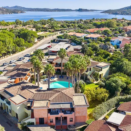 Isa-apartments With Air Conditioning And Outdoor Private Space In With Swimming-pool In Palau, Only 150 Meters From The Sea 3*